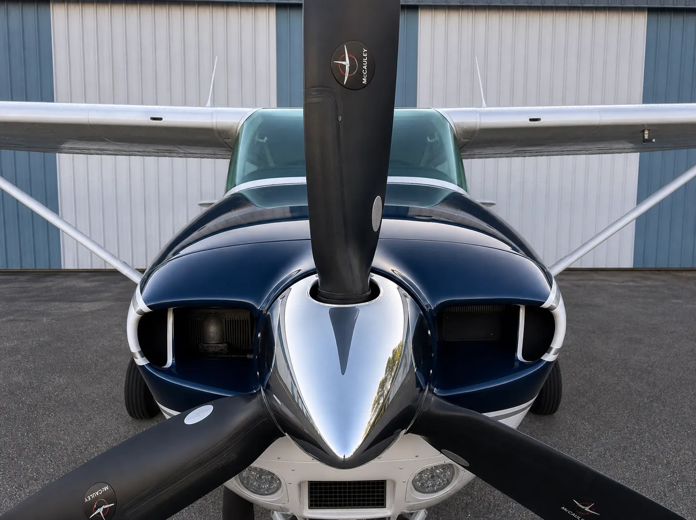 The same nose after detailing: deep gloss and mirror-polished spinner